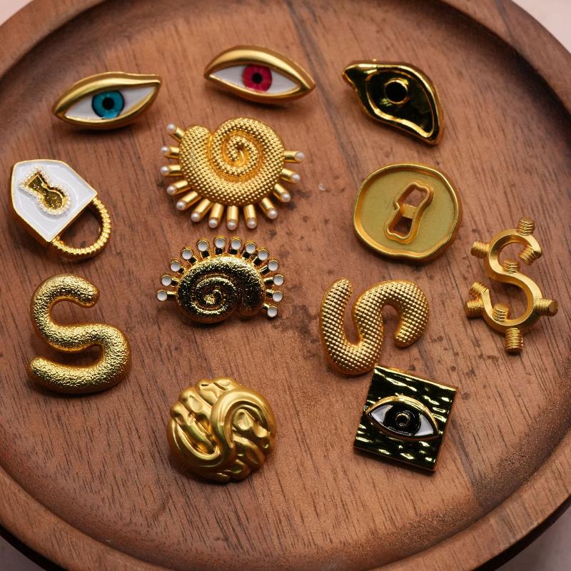 زر معدني عتيق على شكل قلب بتصم - مراجعة Craft Embellishments وسعره